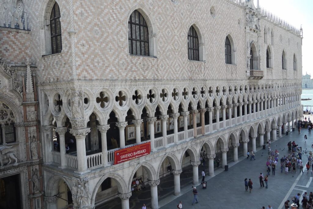 colonne rosa palazzo ducale veneția
