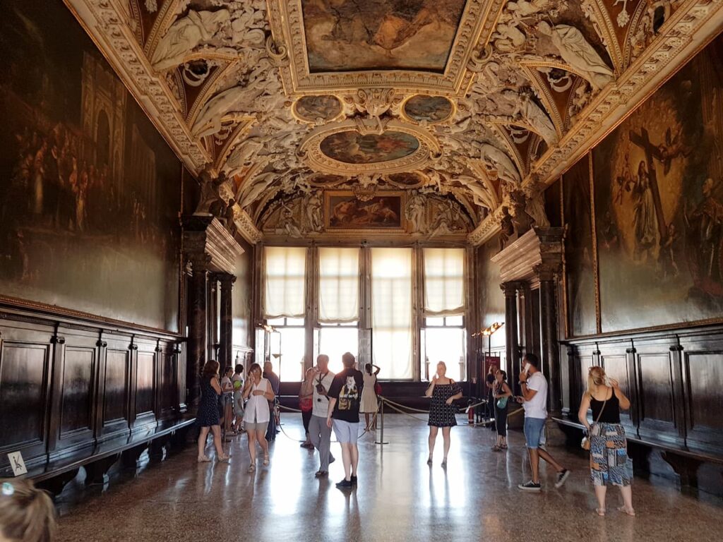 sala delle quattro porte palazzo ducale venezia